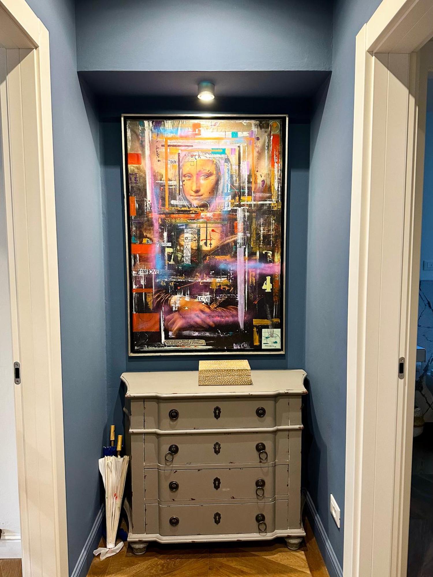 Four Season's Luxury D'art Apartment